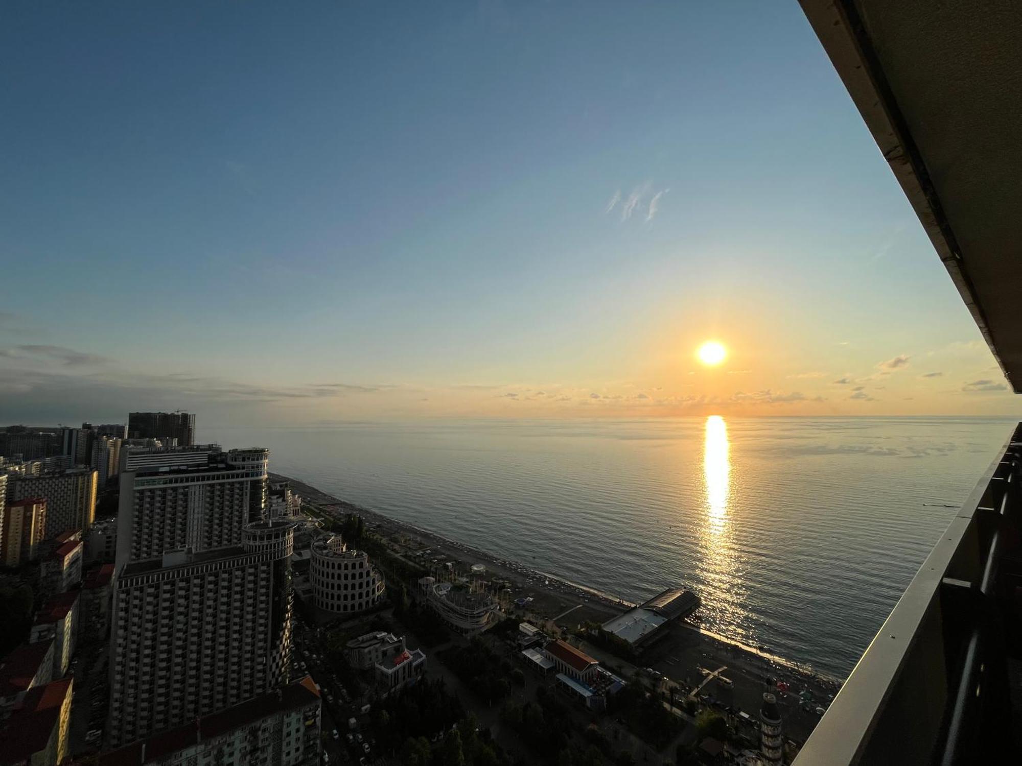 Orbi City Sun Tower 43 Floor Batumi Exterior foto