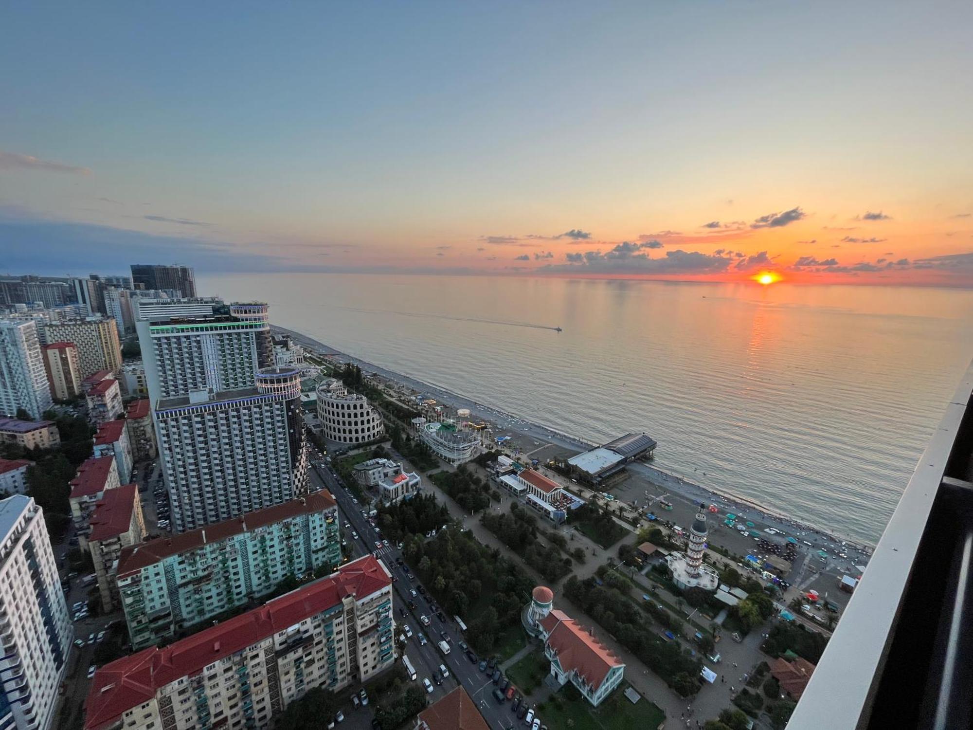 Orbi City Sun Tower 43 Floor Batumi Exterior foto